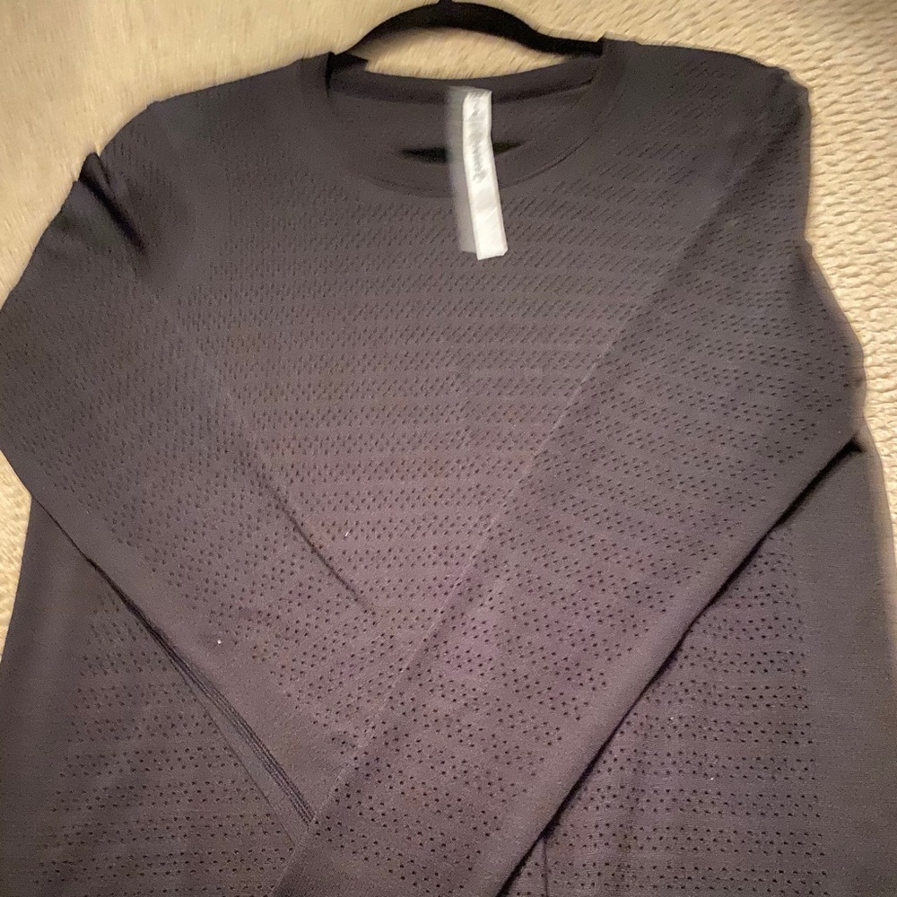 Lululemon long sleeve stretch running top